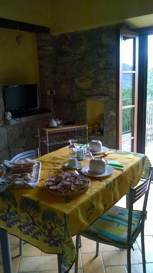 Appartamento La Casa Del Borgo Beverino Esterno foto